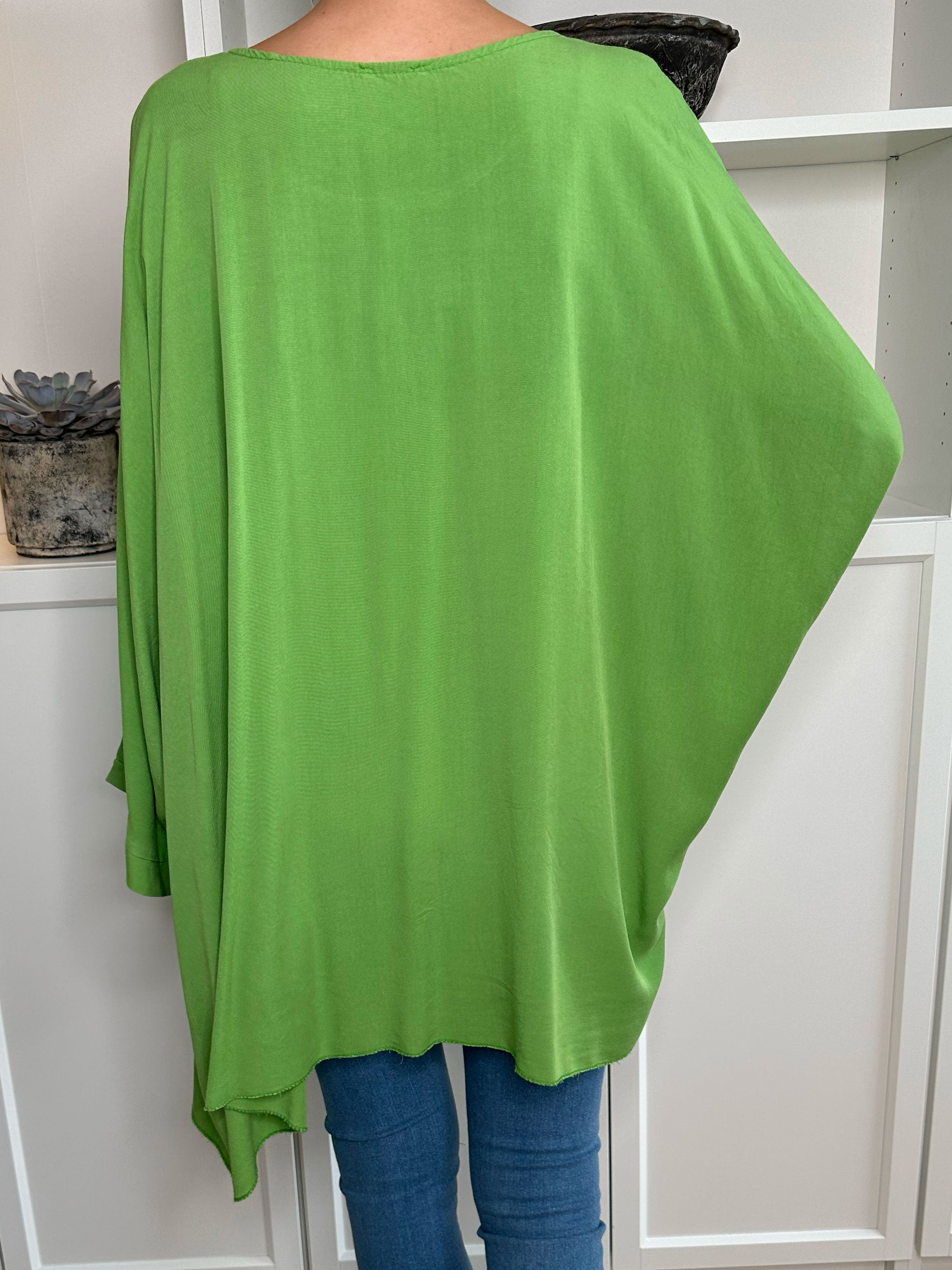 Hope Short - Cool oversize blus med motiv framtill